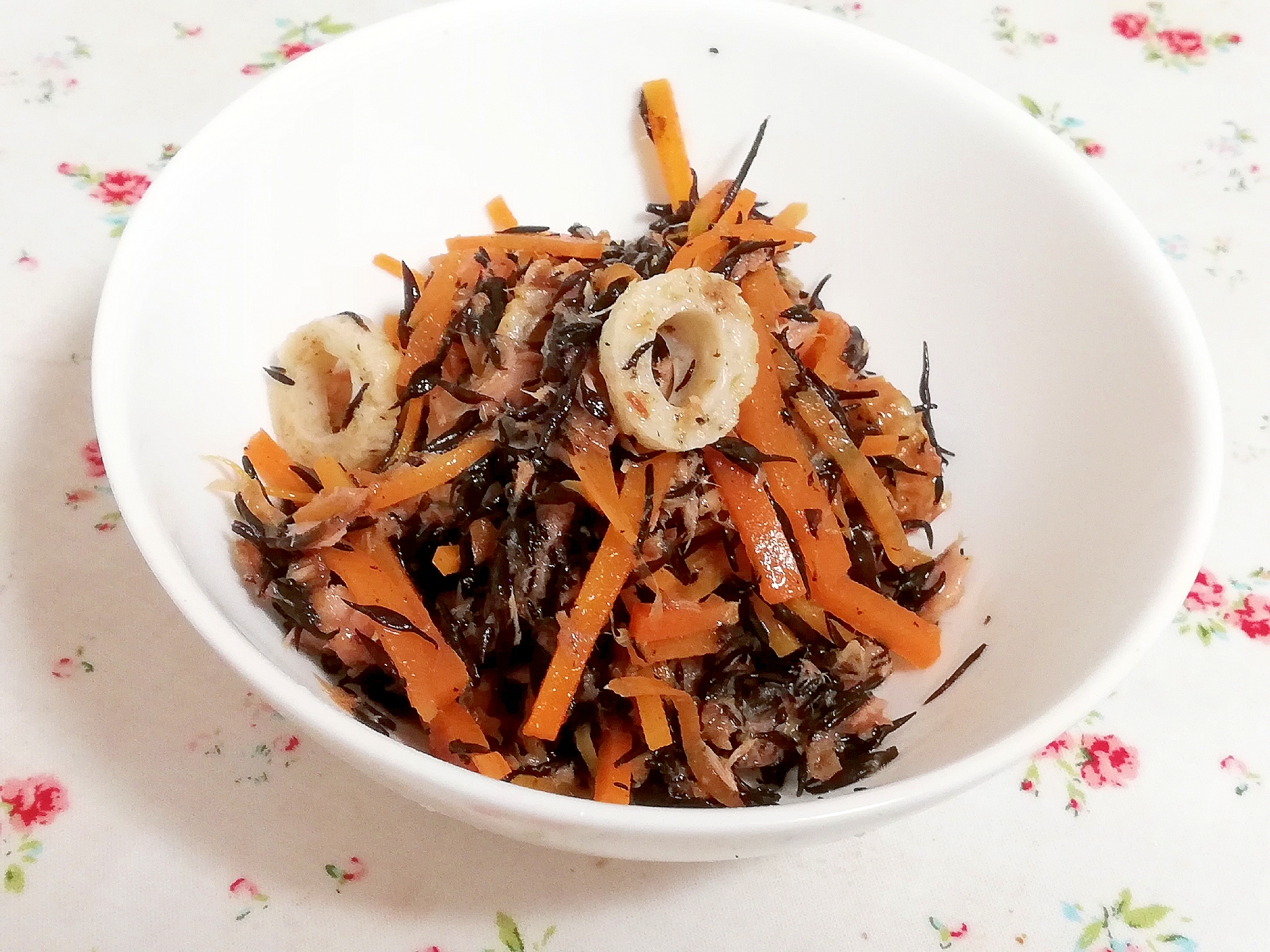 ダイエット中でもok ひじきと竹輪の簡単梅ツナ和え レシピ 作り方 By かっぺ4217 楽天レシピ