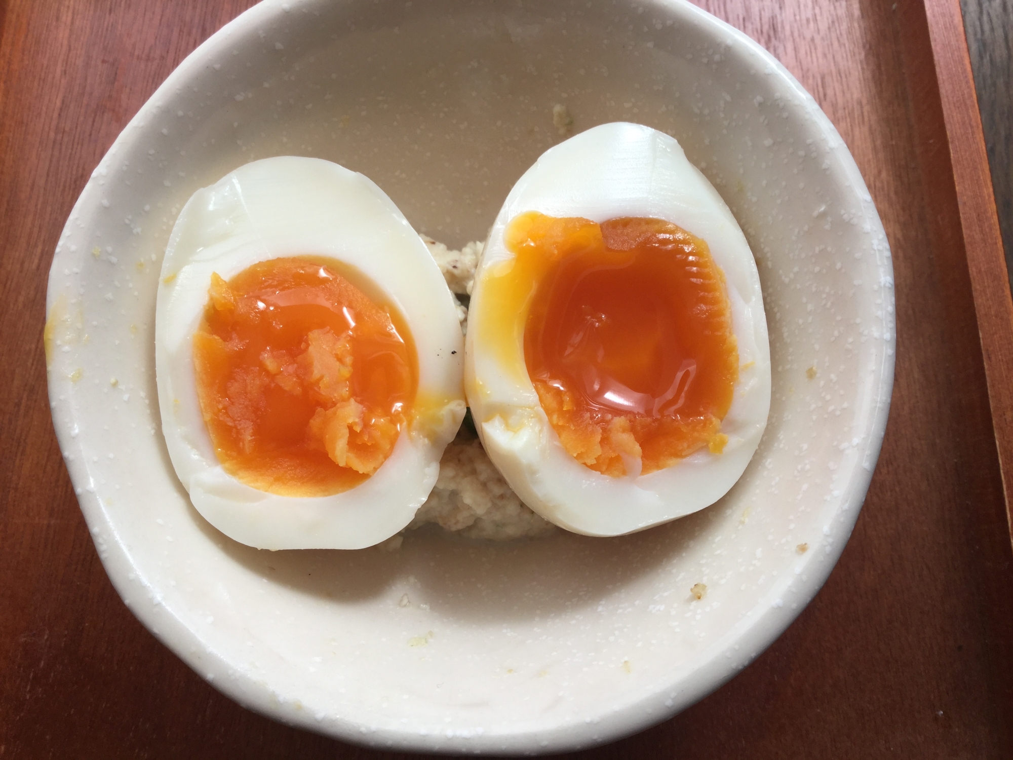 少しのタレで味付けたまご