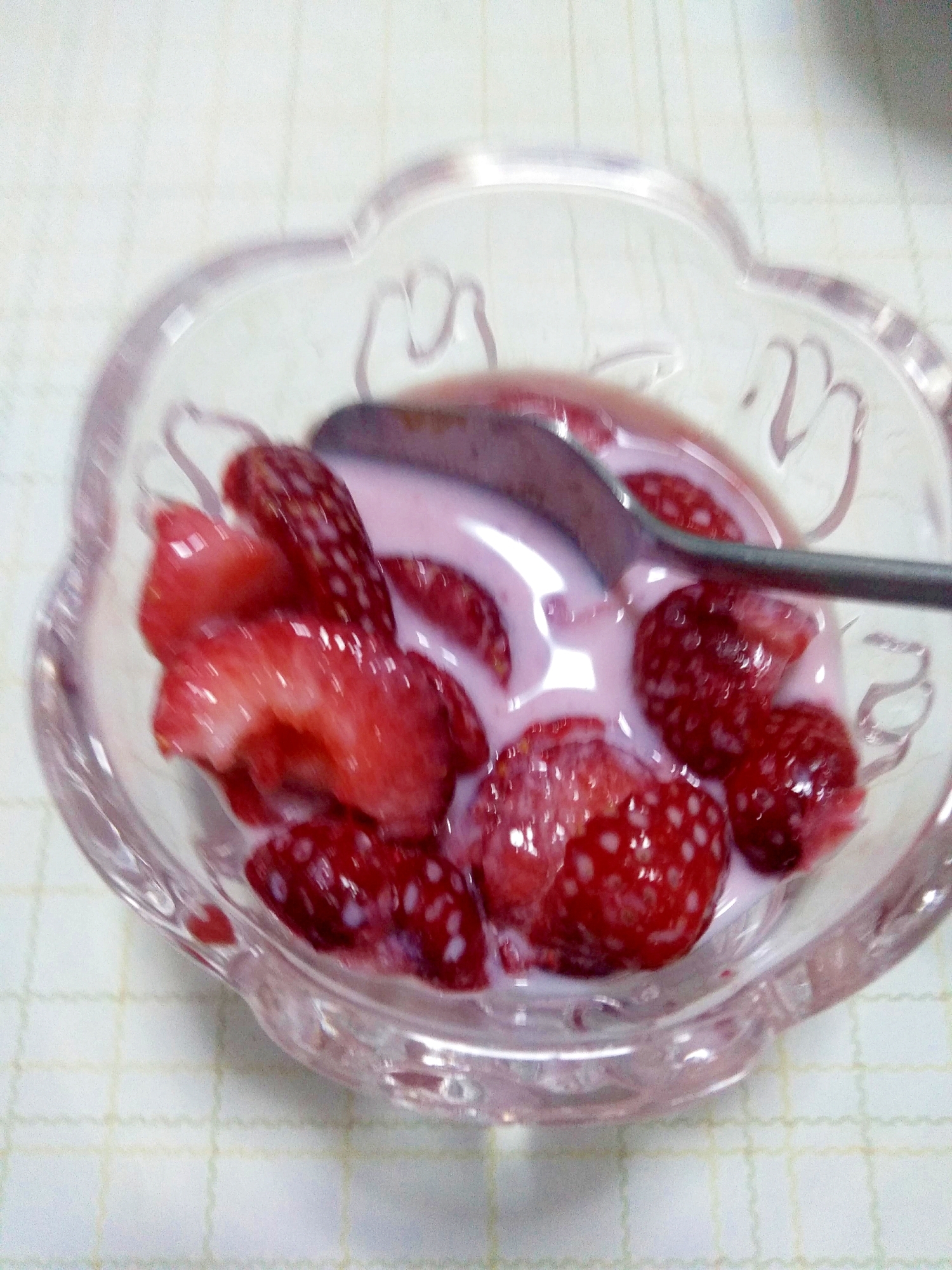 素朴！なつかしい苺の食べ方