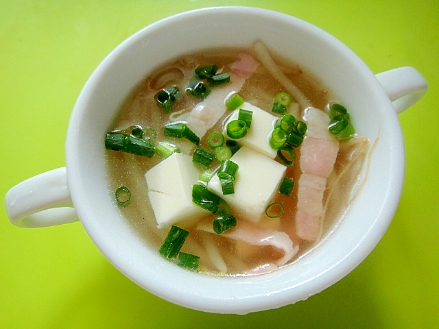豆腐ともやしベーコンのスープ