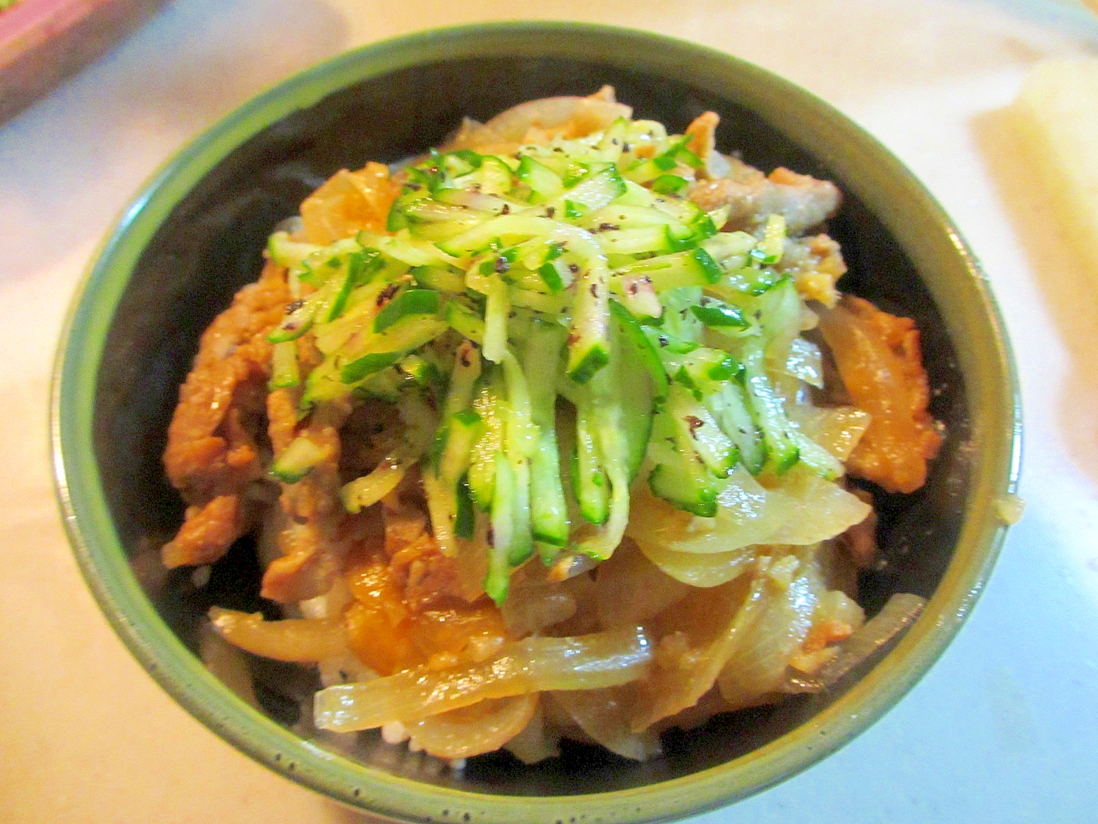 夏でも美味しい！豚丼です