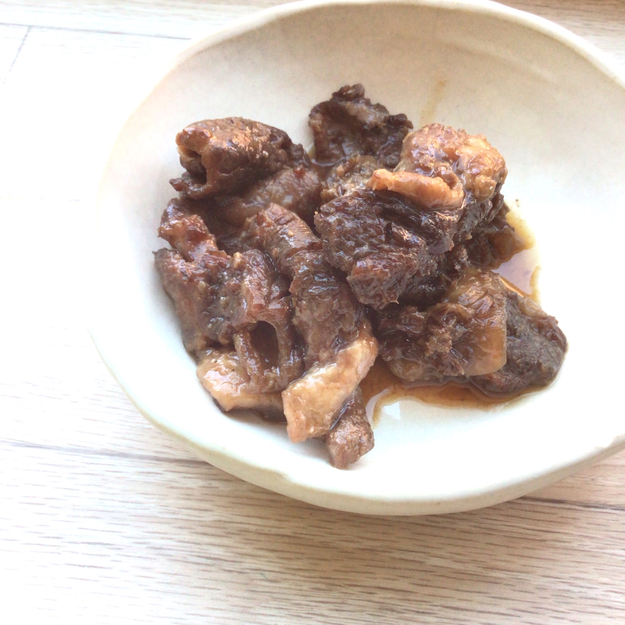 【赤ワインに合う】牛すじ肉の甘辛煮