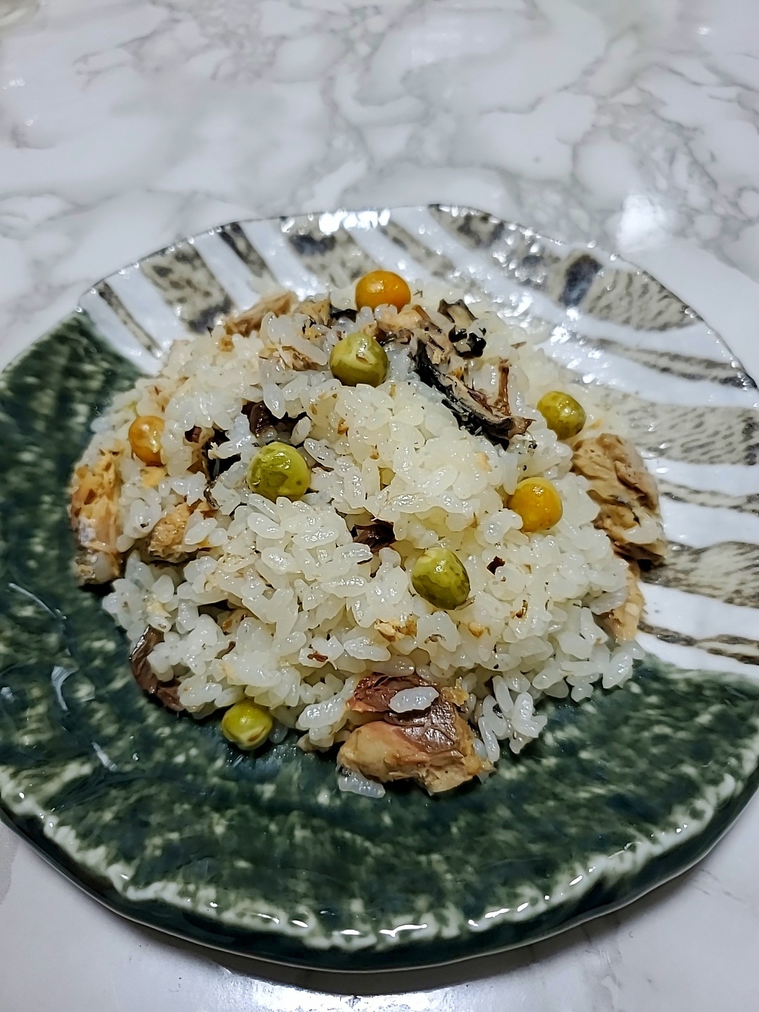 鯖缶アラスカ豆ごはん