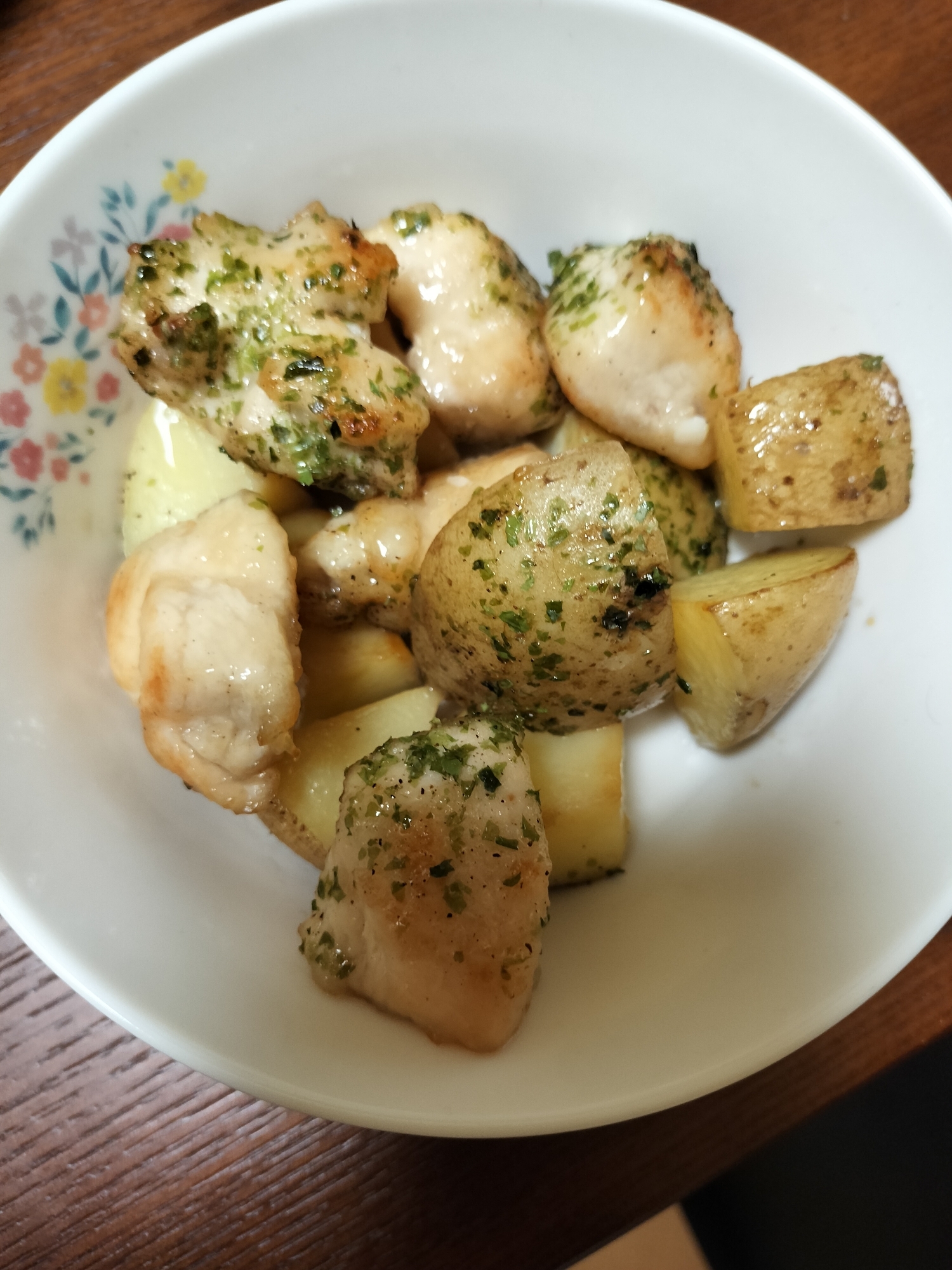 チキンジャーマンポテト