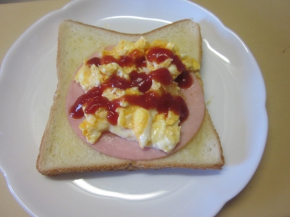 じゃが塩さん
チーズがとろり～と
卵と仲良しになり
ハムともマッチし
美味しい朝食になりました(*^▽^*)
ご馳走さまでした♡