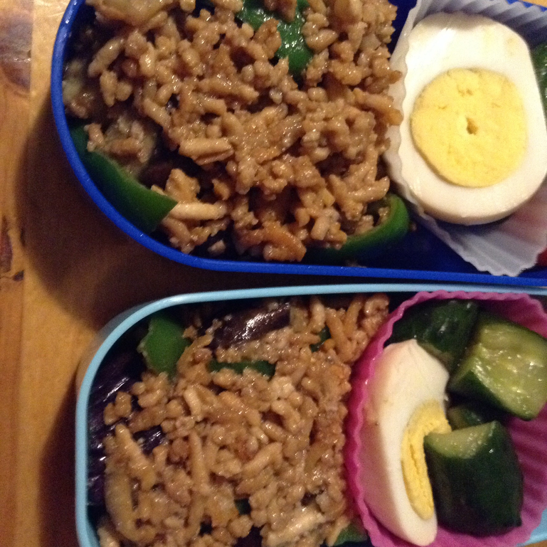 鶏胸肉のひき肉とピーマンの味噌炒め