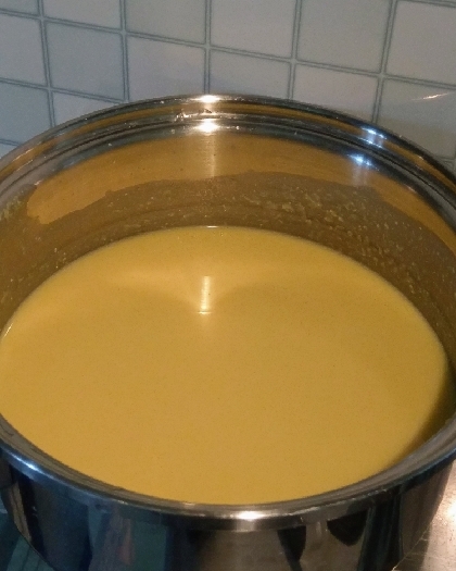 とても簡単で美味しいコーンスープでした。濾した後のコーンの残りの活用法試してみます(^.^)
