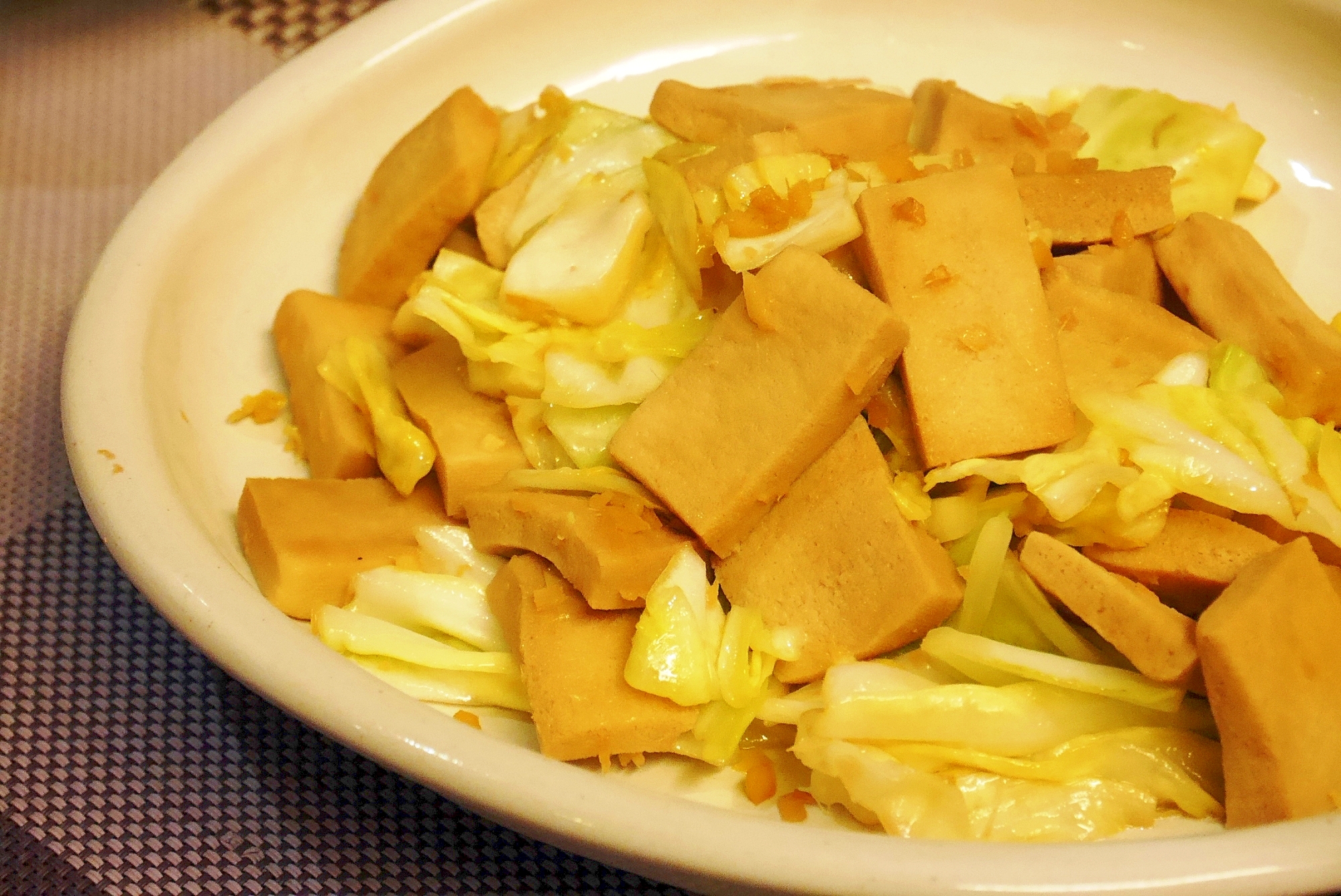 高野豆腐とキャベツの生姜醤油炒め