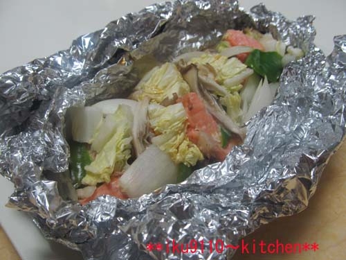鮭とタップリ野菜のホイル蒸し焼き