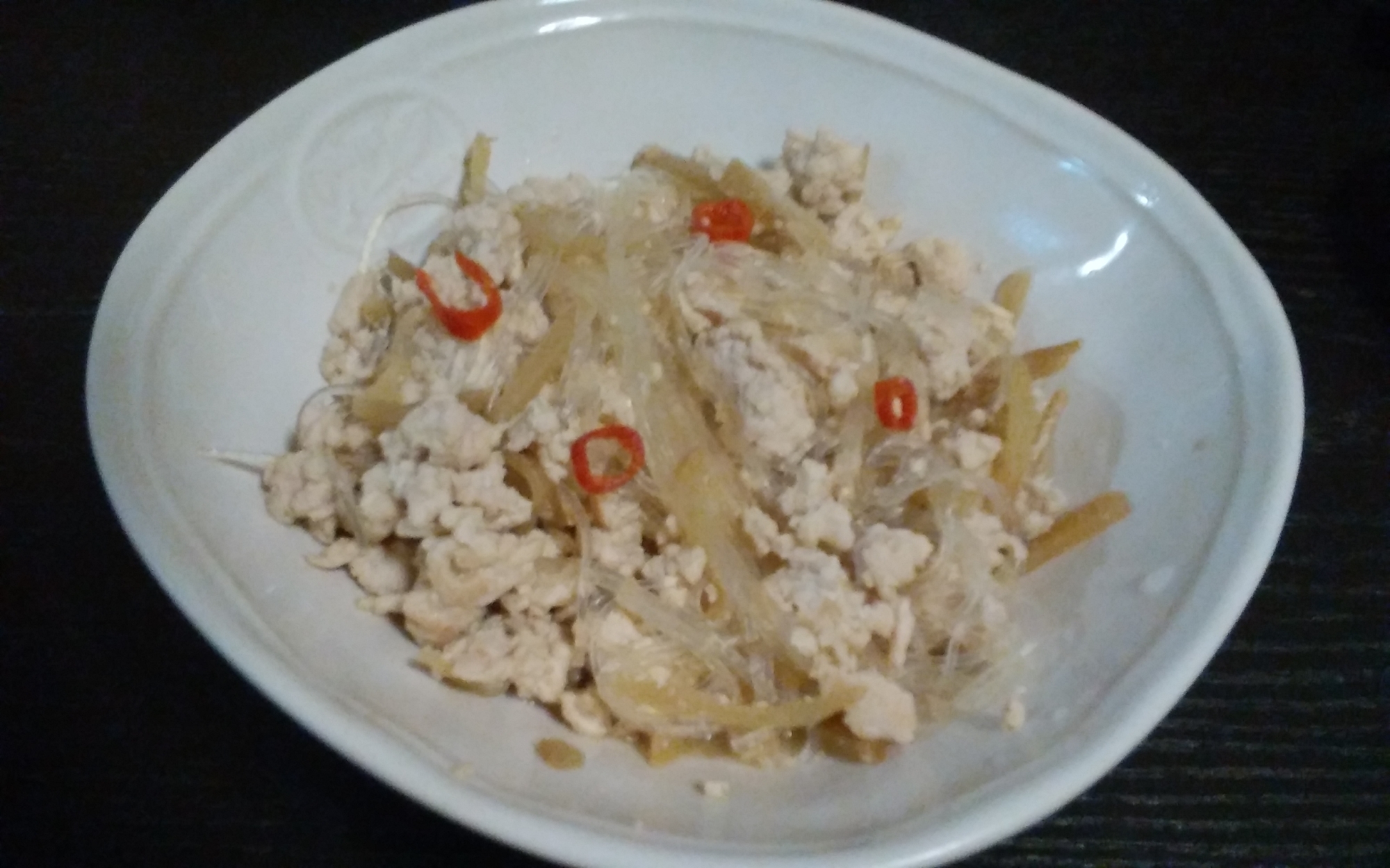 鶏と春雨のピリ辛煮