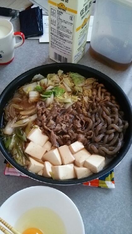 牛肉を頂いたので久しぶりのすき焼きに。
主人にとても評判が良く、食べるペースが早かったです(笑)
いいレシピありがとうございます(*^^*)