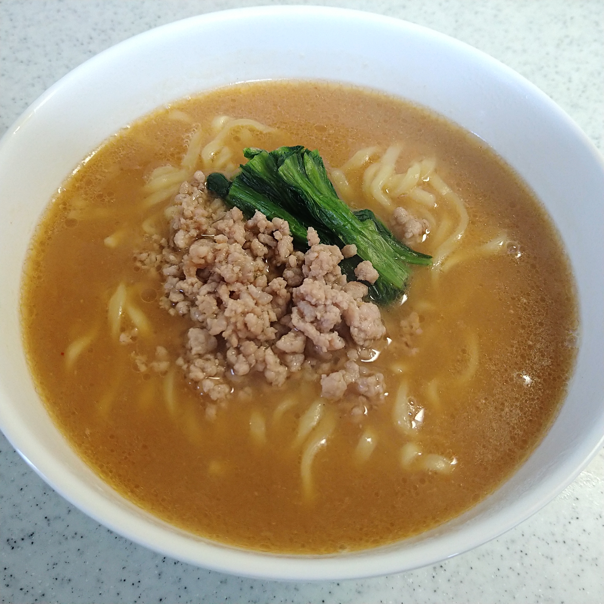 挽き肉とほうれん草の味噌ラーメン