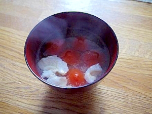 ミニトマトと豚肉のお味噌汁