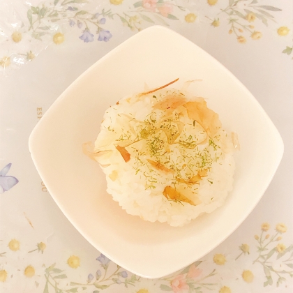 青のりとかつお節ごまのおにぎり