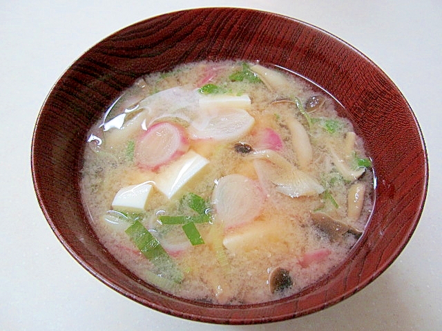 *うっすらピンクがきれい♪ラディッシュのお味噌汁*