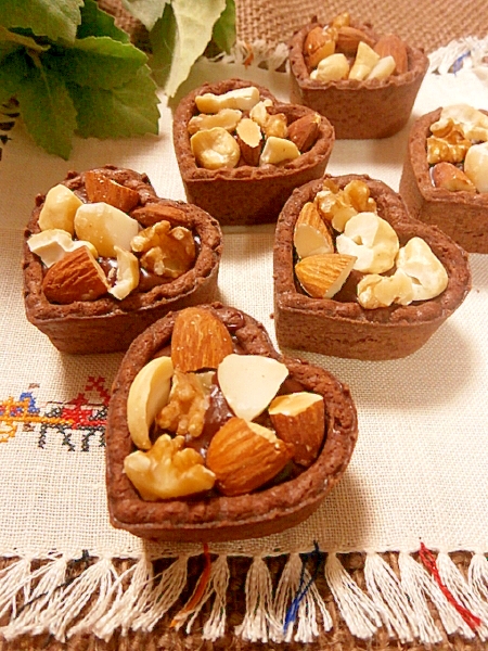 塩がポイント ミックスナッツ生チョコタルト レシピ 作り方 By はちわれ413 楽天レシピ 塩がポイント ミックスナッツ生チョコタルト レシピ 作り方 By はちわれ413 楽天レシピ