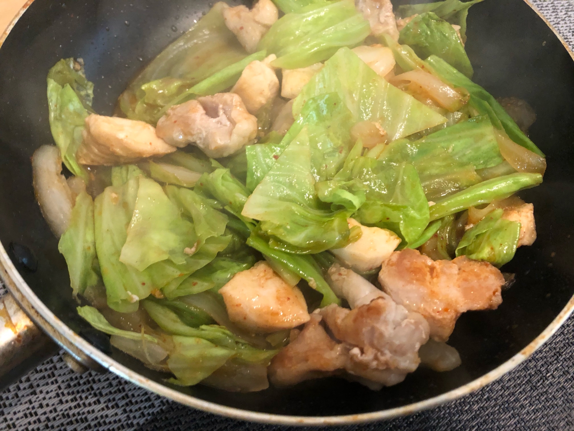 キャベツと鶏肉のピリ辛炒め