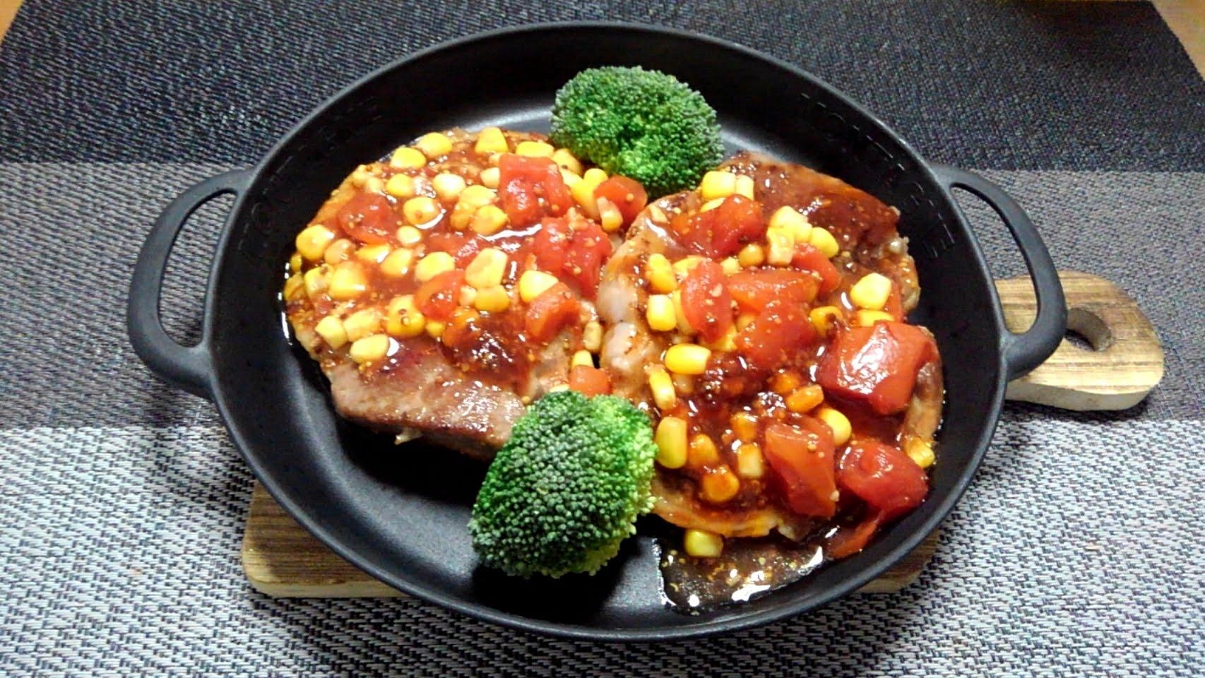 トンテキのトマト缶３焼肉だれ１コーン２粒マこ１掛