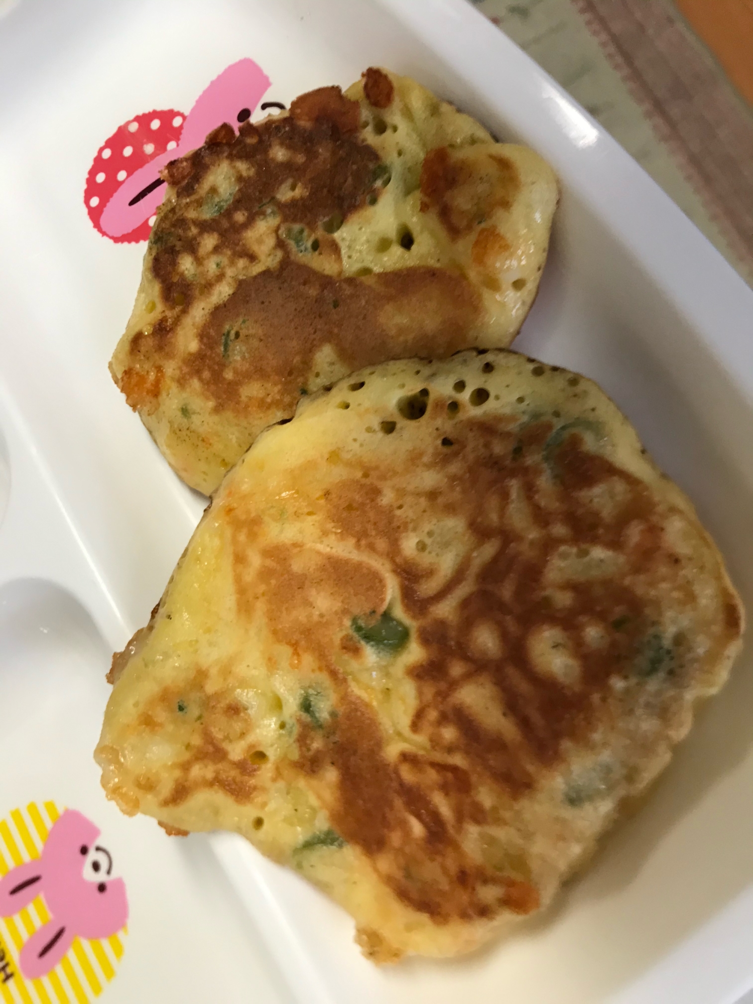 茹でインゲンとニンジンのチーズ風味ホットケーキ