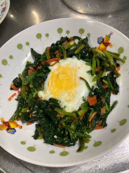 一気に作る！簡単！ほうれん草の目玉焼きソテー