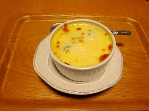 ホワイトソースから作るアスパラとトマトのグラタン