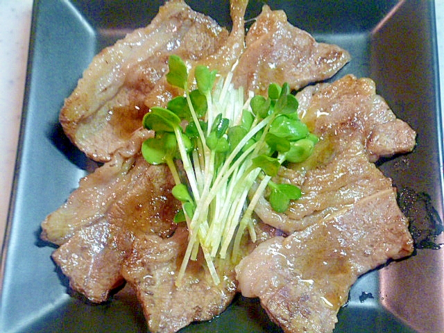 簡単♪おつまみ♪牛バラ肉とかいわれ大根のポン酢和え