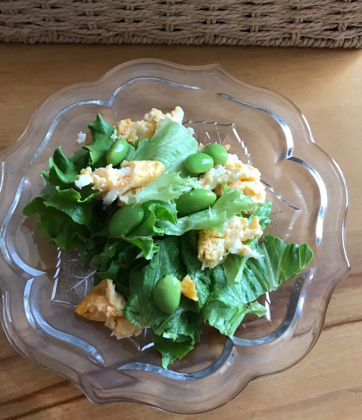炒り卵と枝豆 サニーレタスのサラダ レシピ 作り方 By ボンド子 楽天レシピ