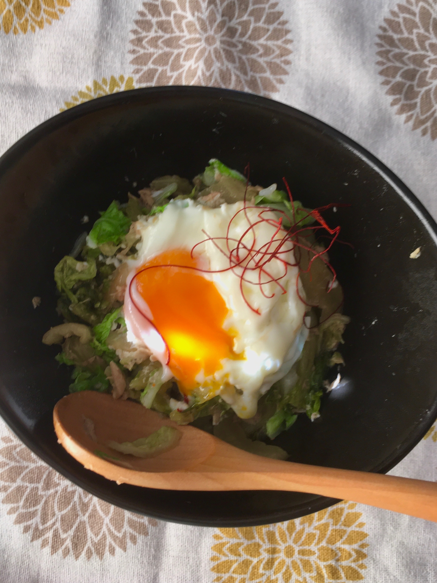 ◉簡単丼もの◉白菜とツナ缶炒めの卵落とし丼