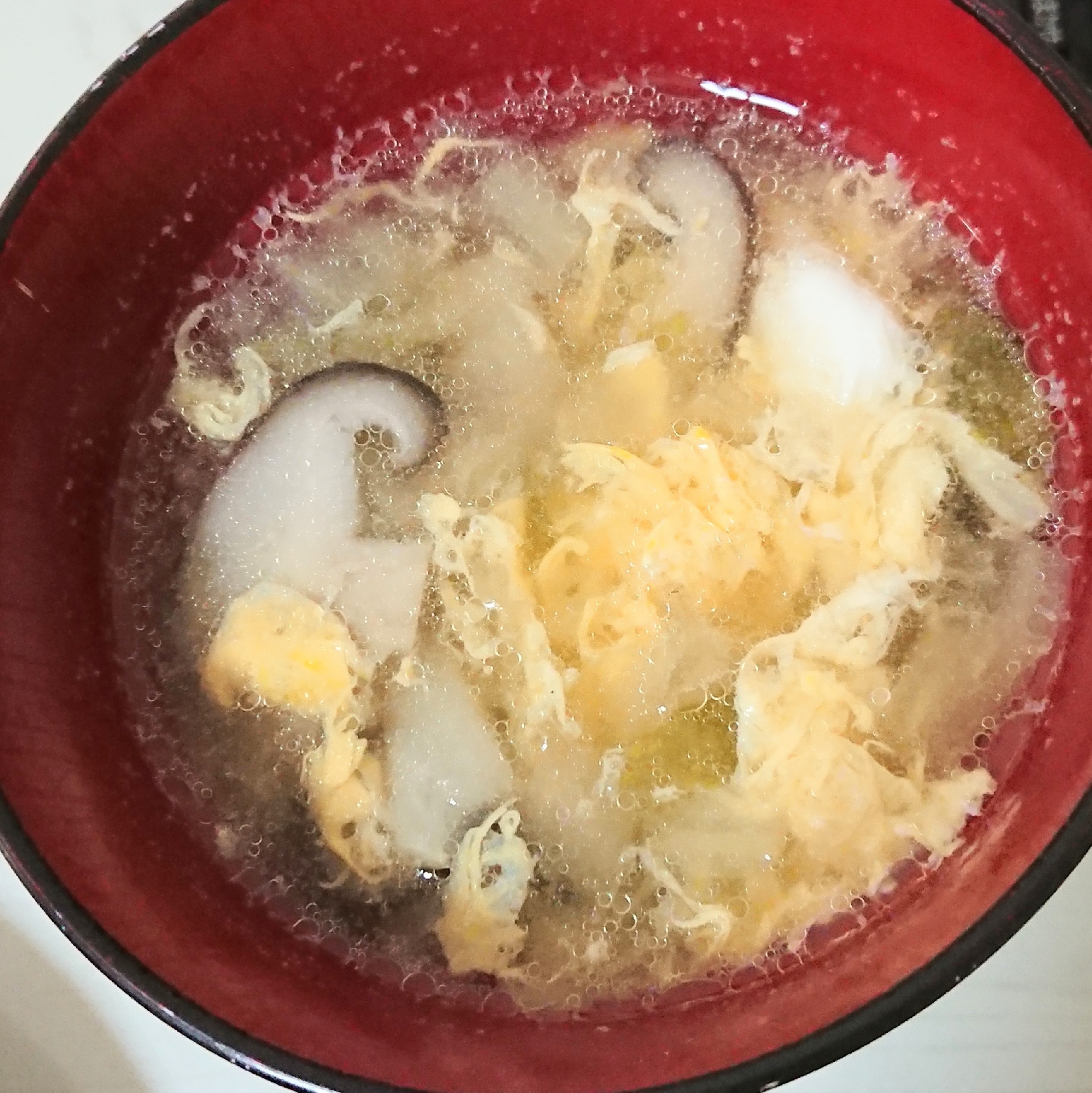 豚肉の煮汁で！椎茸と卵のスープ