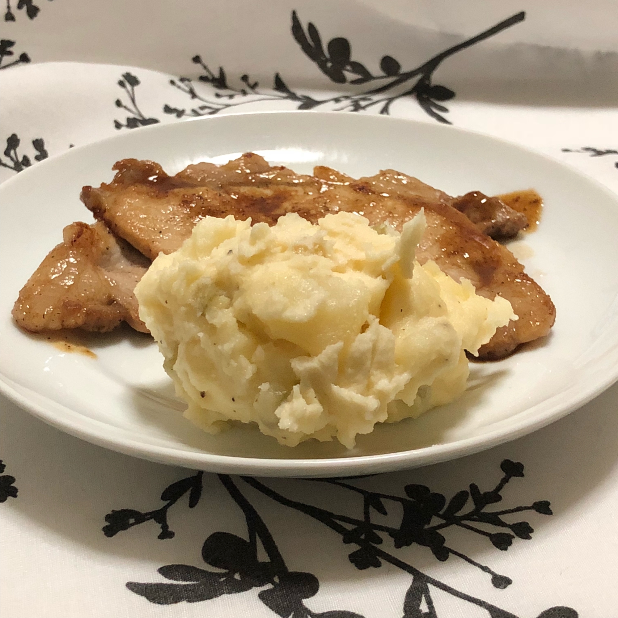 ピクルスと玉ねぎ入り ポテトサラダ ♪