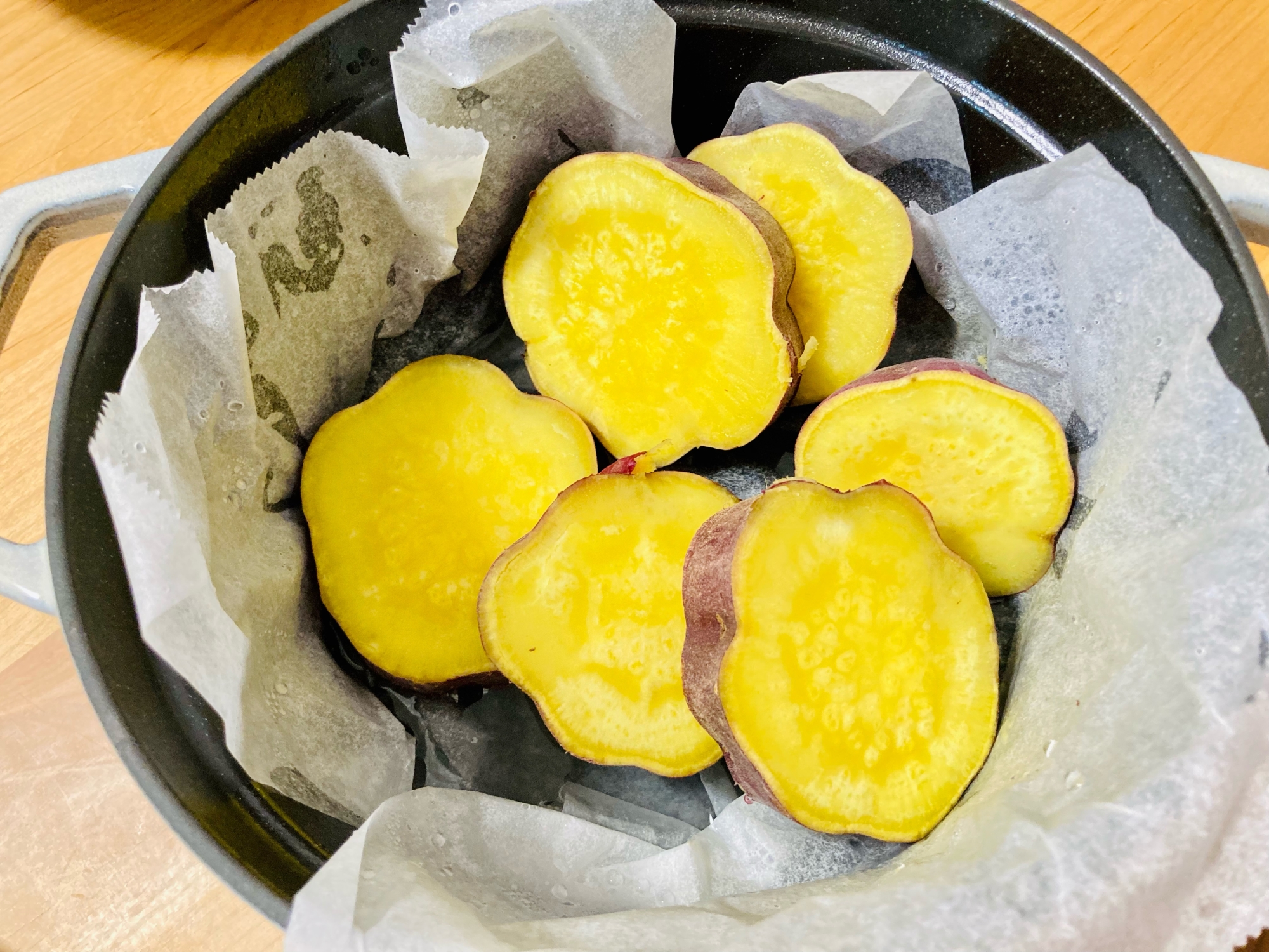 ストウブで!超カンタン蒸し芋