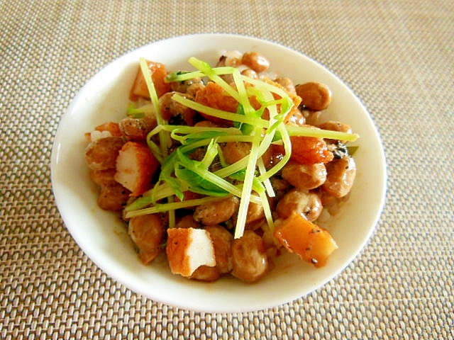 さつま揚げと納豆と豆苗の雑穀ご飯♪