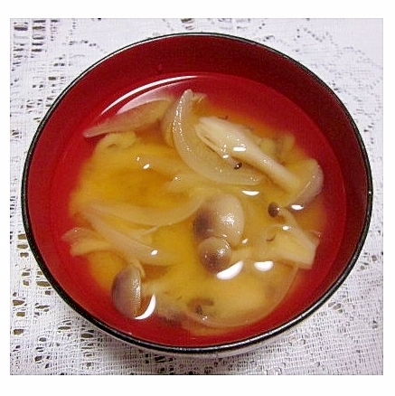 しめじとたまねぎの冷やし味噌汁