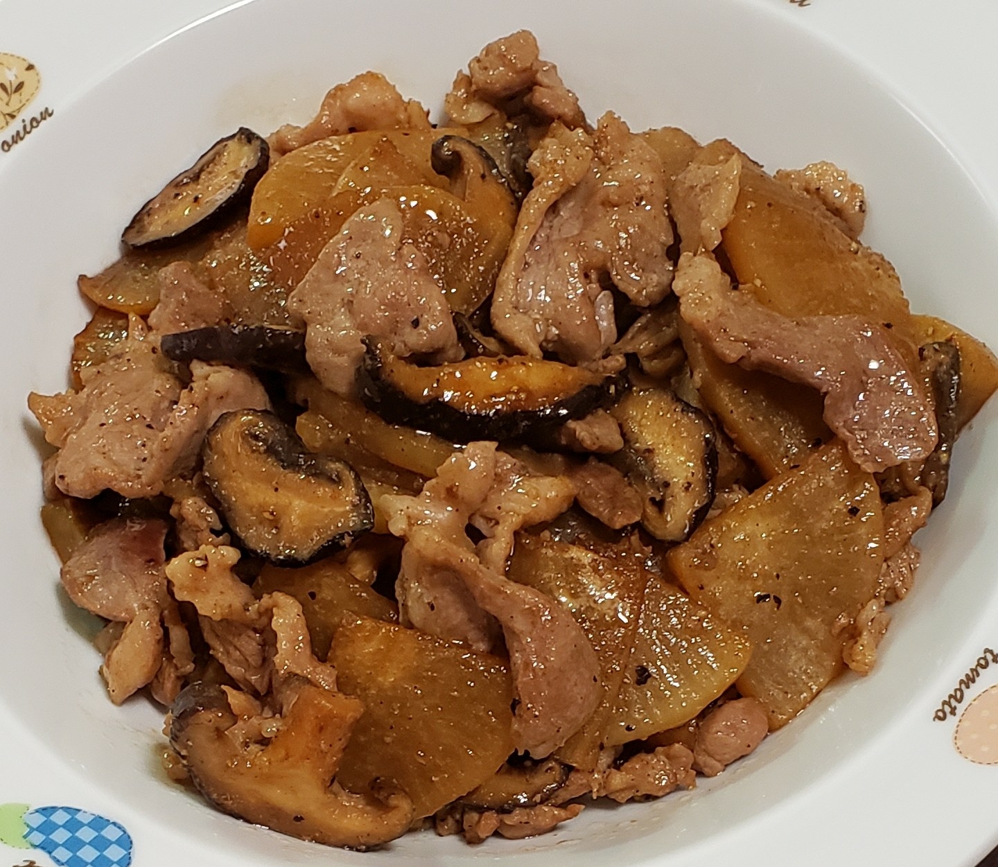 食欲そそる、豚コマのガリバタ炒め