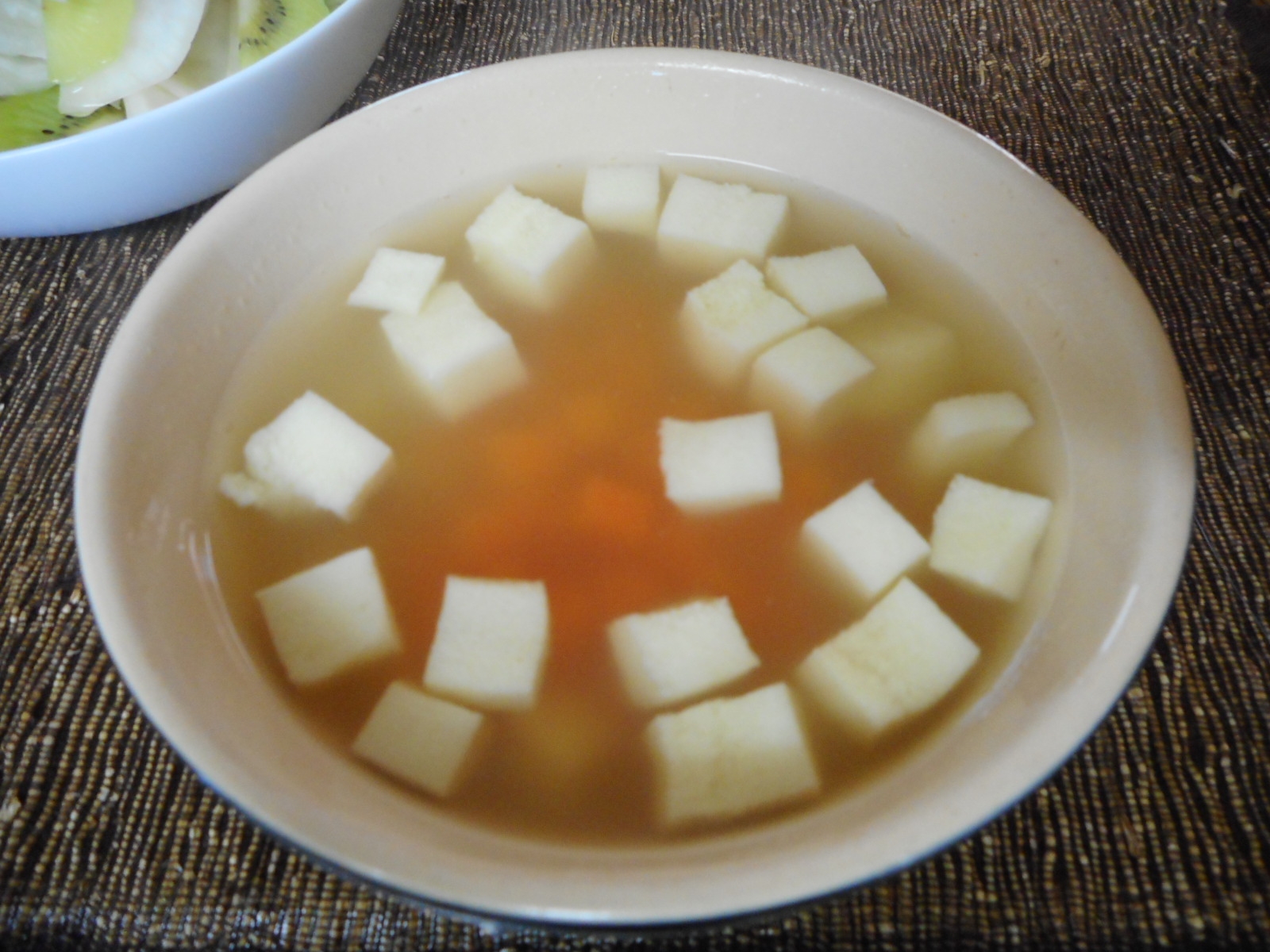 にんじんと高野豆腐のスープ