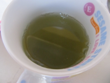 昨日の朝に頂きました♥
朝早かったんですが、この緑茶でスッキリ～♡
目が覚めましたo(>ω<*)o 
ご馳走さまでしたヾ(oゝω･o)ﾉ))
