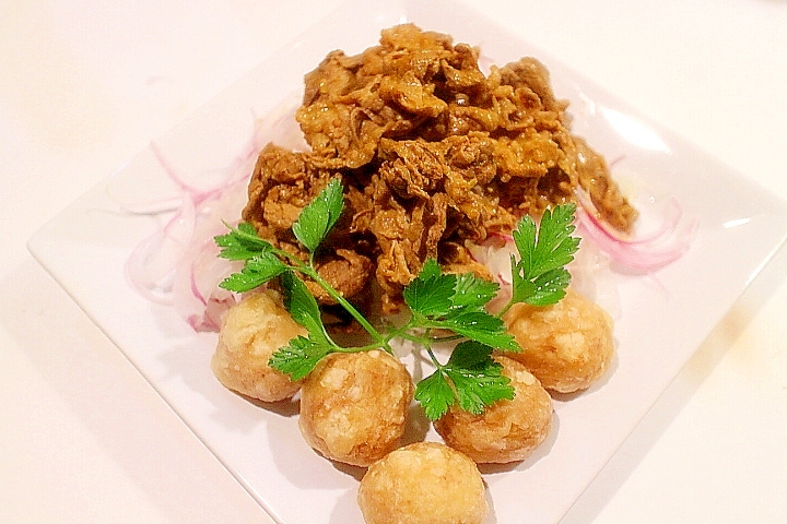 煮込まず炒めるだけのビーフカレー玉葱サラダ