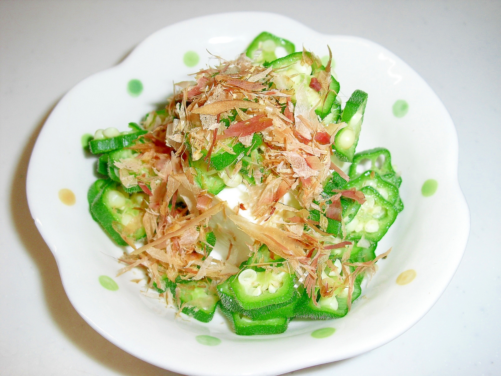 ご飯でもおつまみでも◎♪我が家の“おくらやっこ”