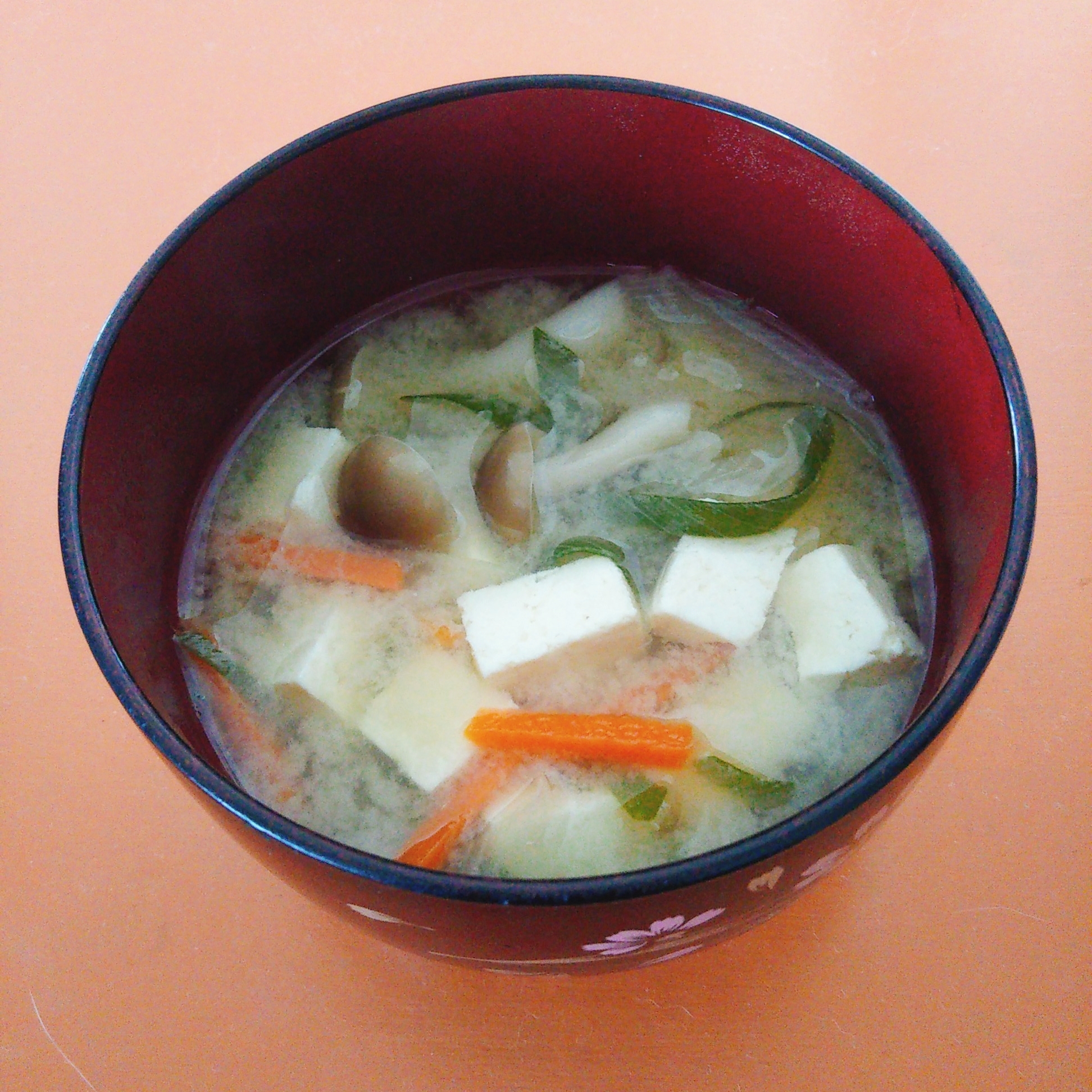 豆腐 しめじ 野菜のお味噌汁 レシピ 作り方 By ドレミ3 楽天レシピ 豆腐 しめじ 野菜のお味噌汁 レシピ 作り方 By ドレミ3 楽天レシピ