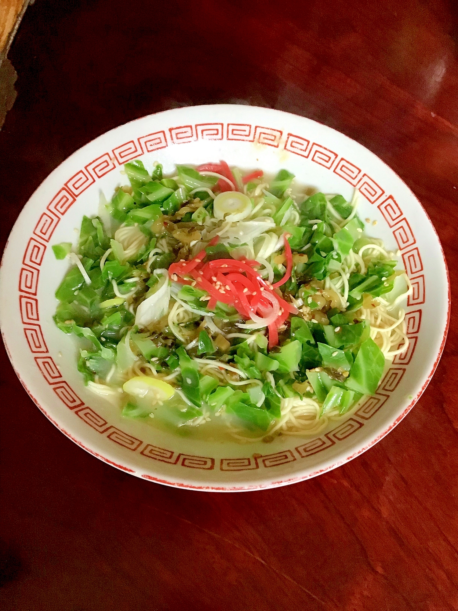 春キャベツの高菜炒め煮とんこつラーメン。