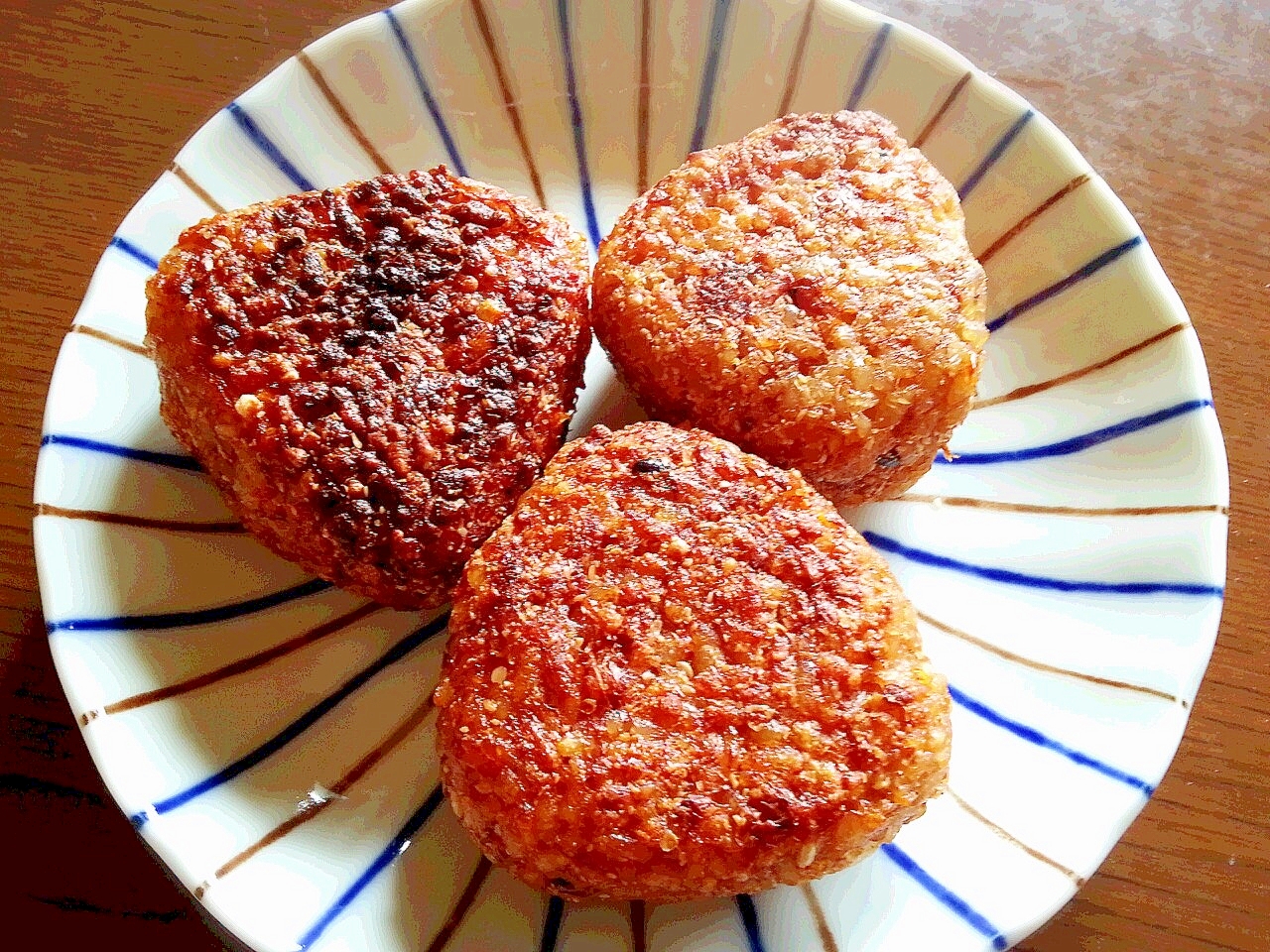 香ばしい♪ 焼きおにぎり☆　冷凍ご飯でも！