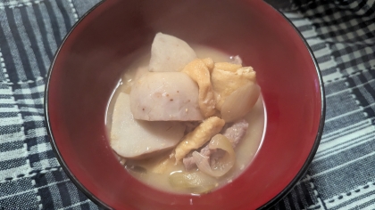 テレビで山形の芋煮を食べているのを見て、美味しそうだと思い作ってみました！寒い季節にピッタリですね