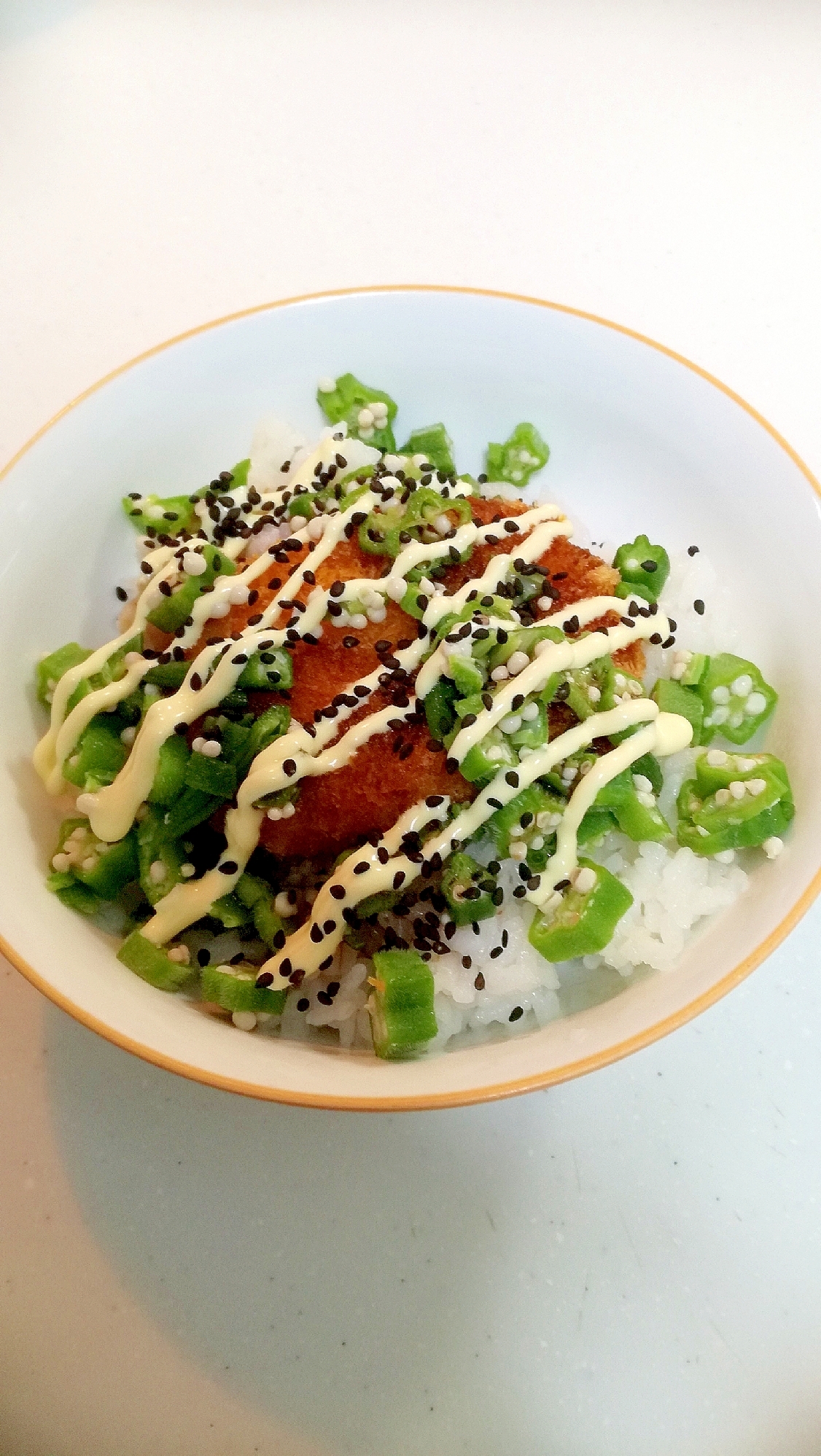 醬油/マヨで　コロッケオクラ丼