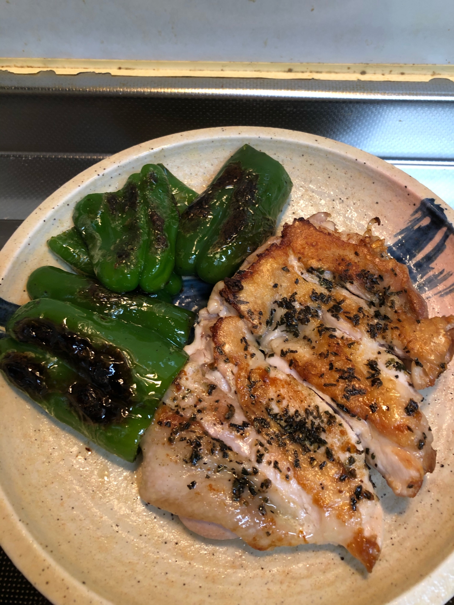バジルチキンとピーマンのソテー^_^