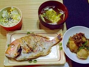 豆腐とトロロ昆布のお吸い物