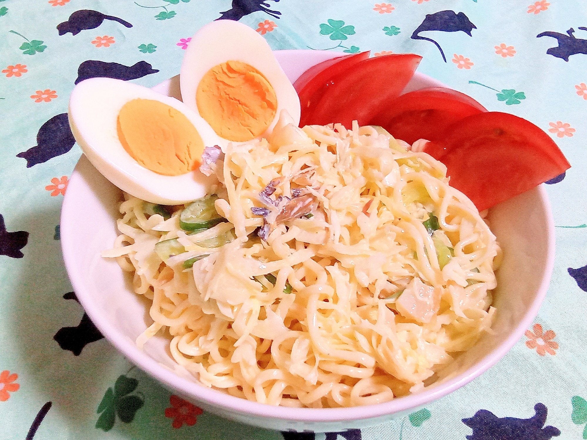 やみつき♥️くさや入りサラダラーメン レシピ・作り方 by ひーじゃー