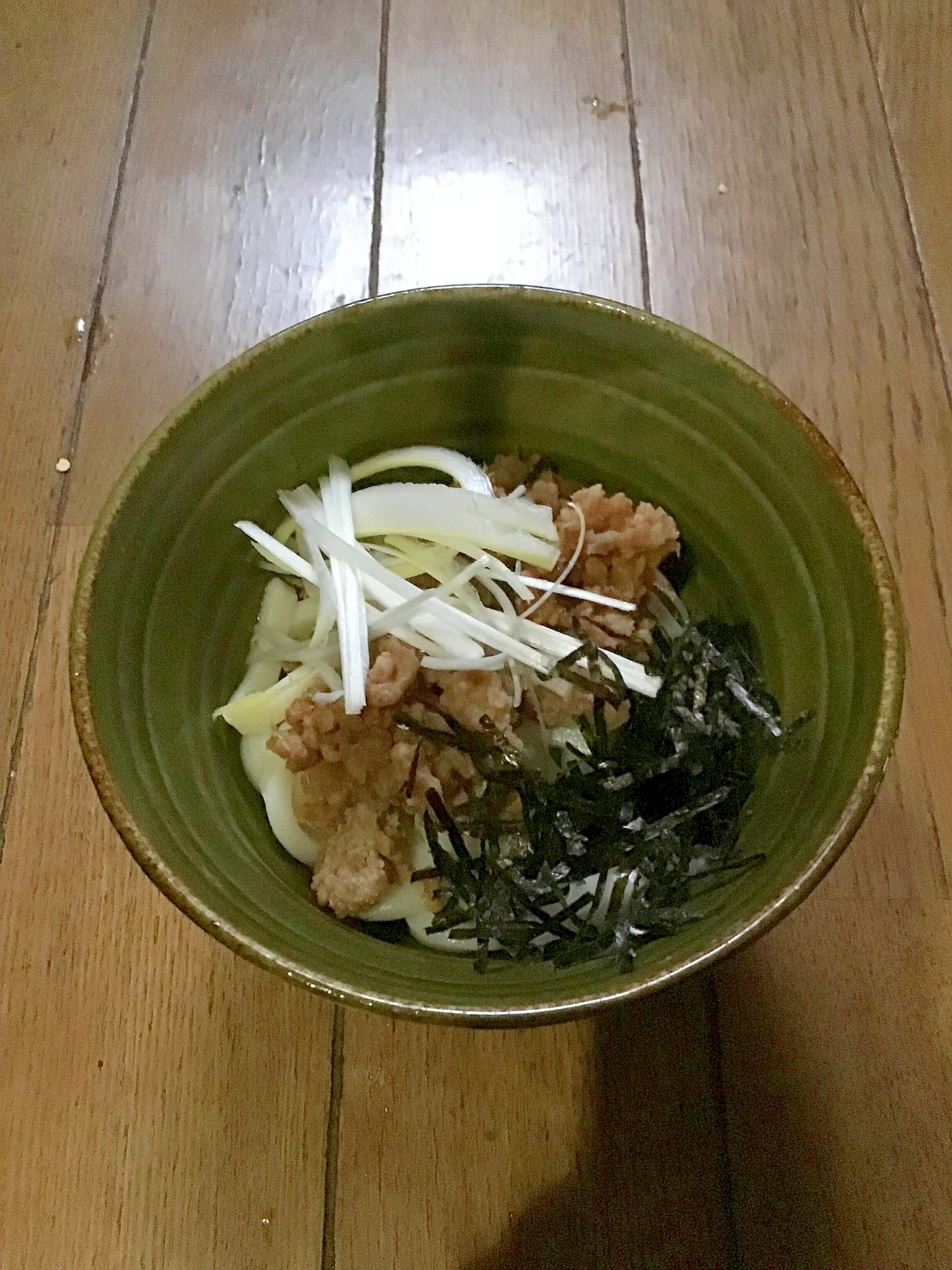 豚そぼろの混ぜうどん（冷）