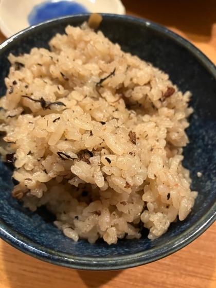 ツナ缶と塩昆布の旨味で～簡単炊き込みご飯♪