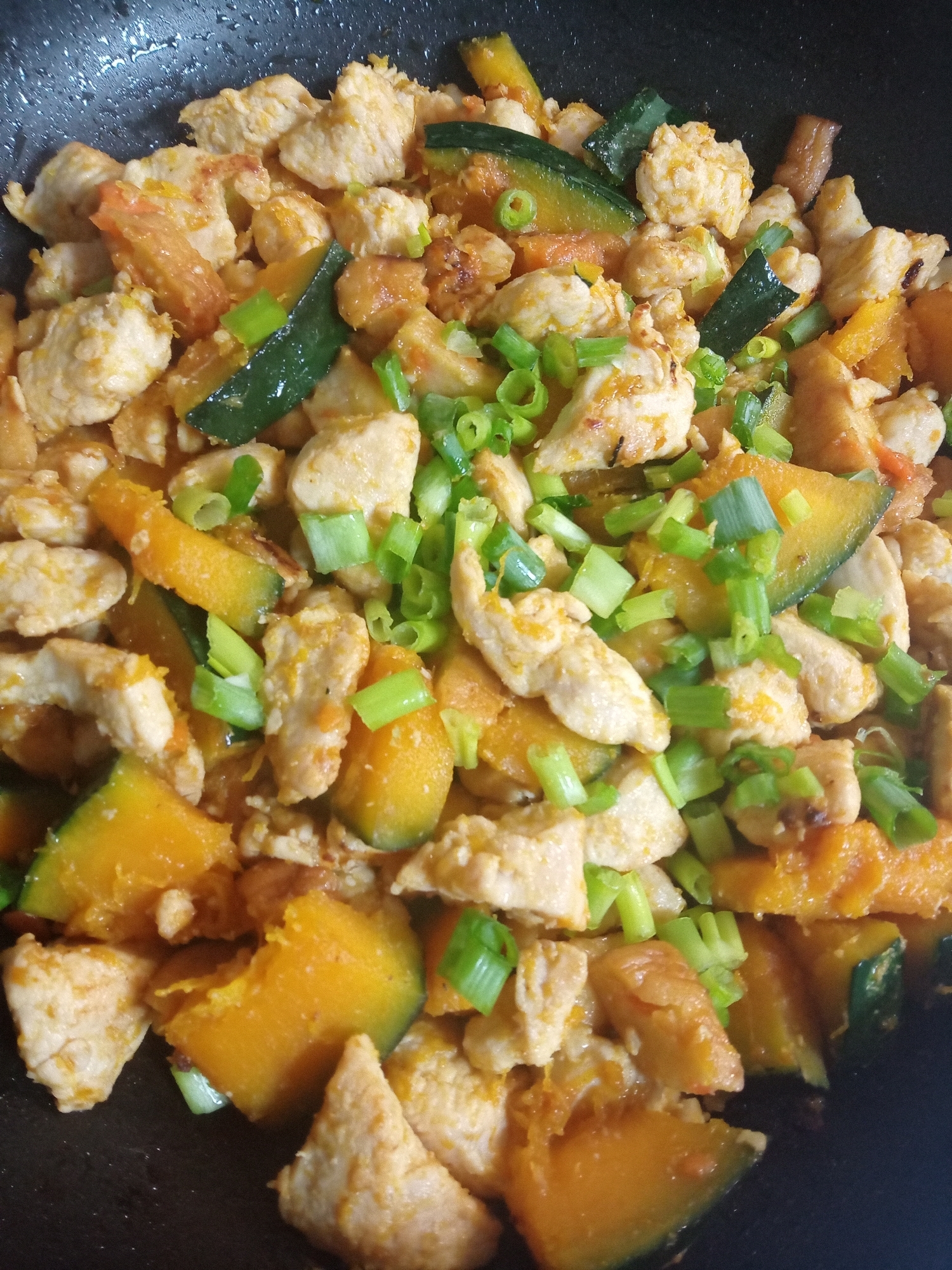 カボチャと鶏胸肉塩麹漬け蒸し焼き