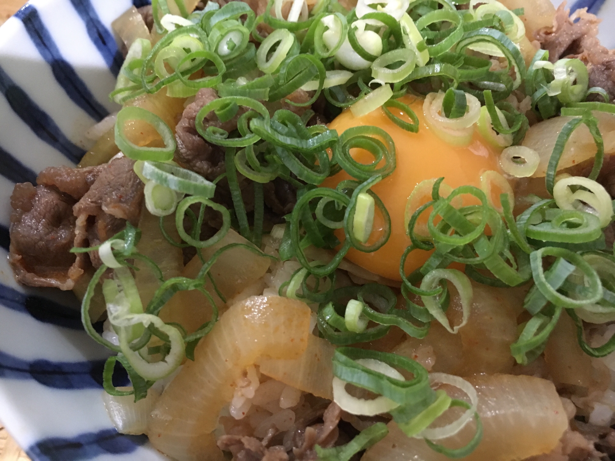 ピリ辛 ネギ玉牛丼。